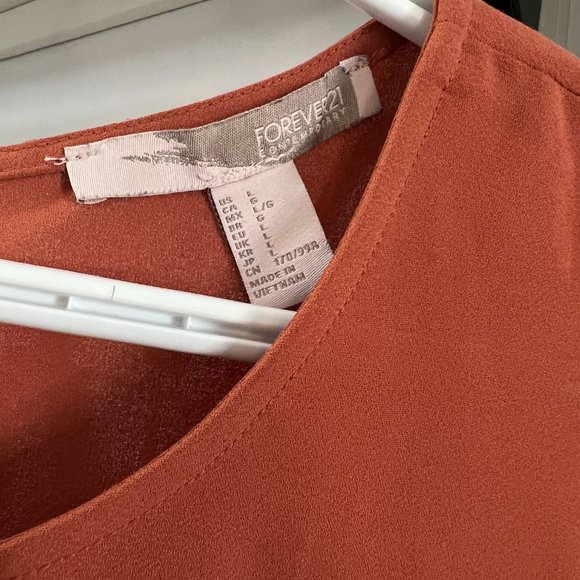 Top with Zip detail - Forever 21 - Picture 2 of 2